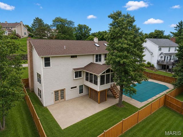 440 Meramec Way, St Charles, MO 63303