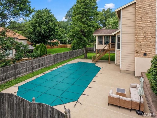 440 Meramec Way, St Charles, MO 63303