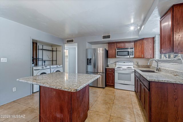 1824 W Caravelle Road, Tucson, AZ 85713