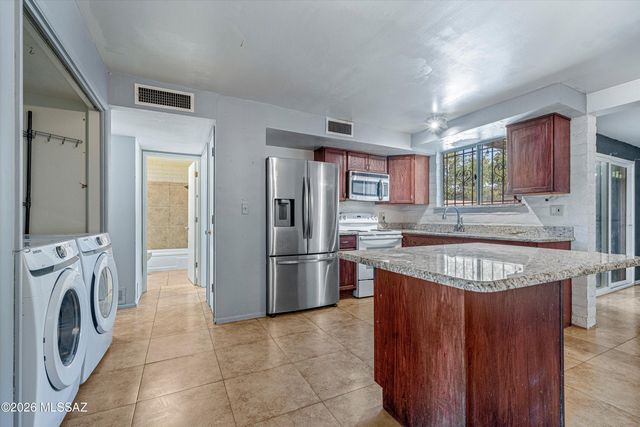 1824 W Caravelle Road, Tucson, AZ 85713