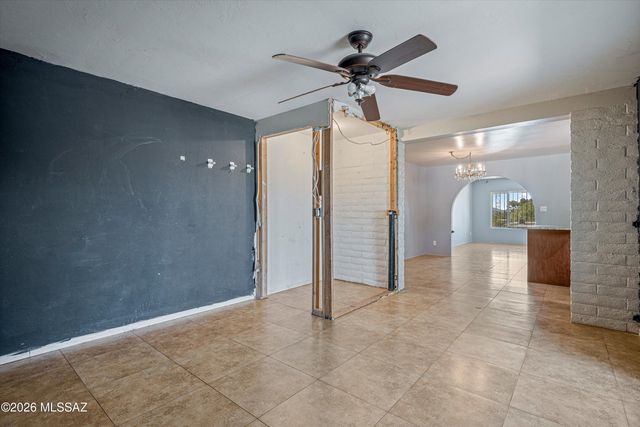 1824 W Caravelle Road, Tucson, AZ 85713