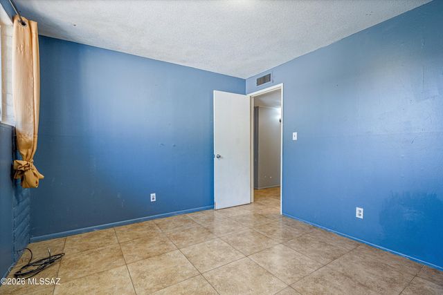 1824 W Caravelle Road, Tucson, AZ 85713