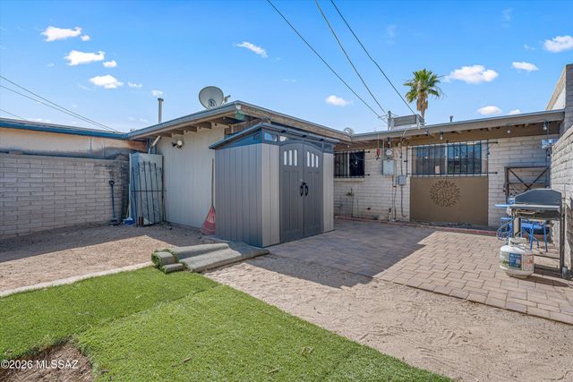 1824 W Caravelle Road, Tucson, AZ 85713