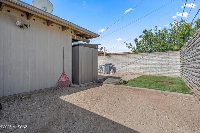 1824 W Caravelle Road, Tucson, AZ 85713