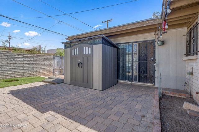 1824 W Caravelle Road, Tucson, AZ 85713