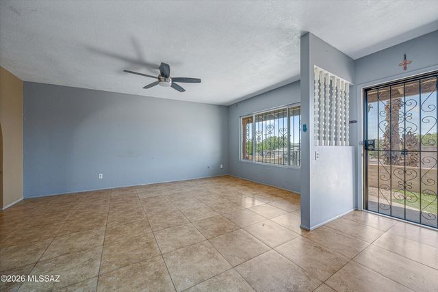 1824 W Caravelle Road, Tucson, AZ 85713