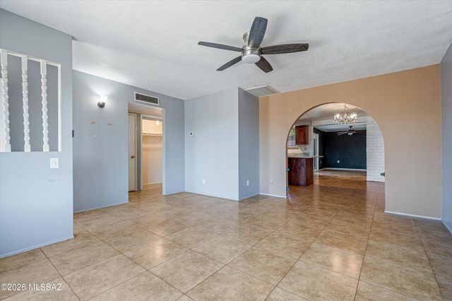 1824 W Caravelle Road, Tucson, AZ 85713
