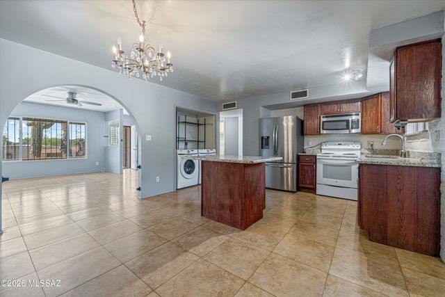 1824 W Caravelle Road, Tucson, AZ 85713