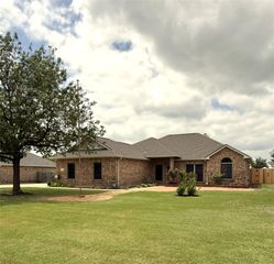 7396 CR 424, Thrall, TX 76578