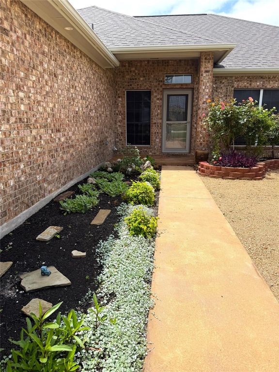 7396 CR 424, Thrall, TX 76578