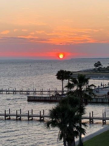 1328 Miracle Strip Parkway, 402, Fort Walton Beach, FL 32548