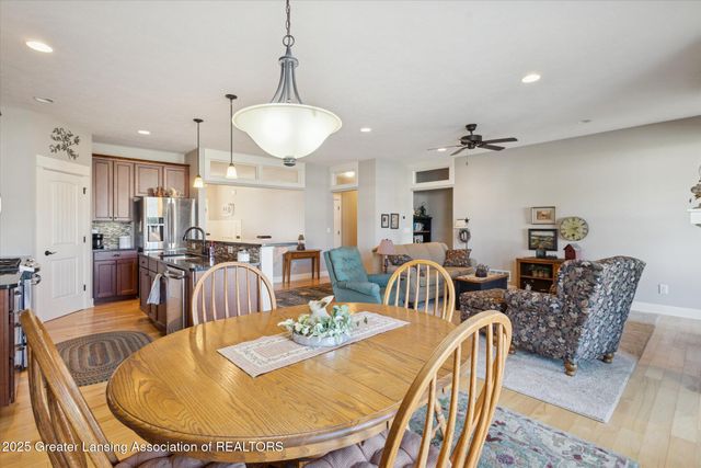 7537 Roxborough Lane 30, Grand Ledge, MI 48837