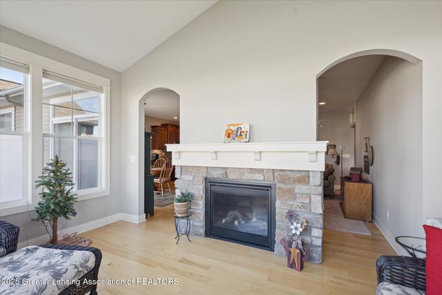 7537 Roxborough Lane 30, Grand Ledge, MI 48837