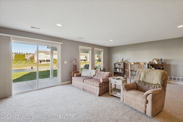 7537 Roxborough Lane 30, Grand Ledge, MI 48837