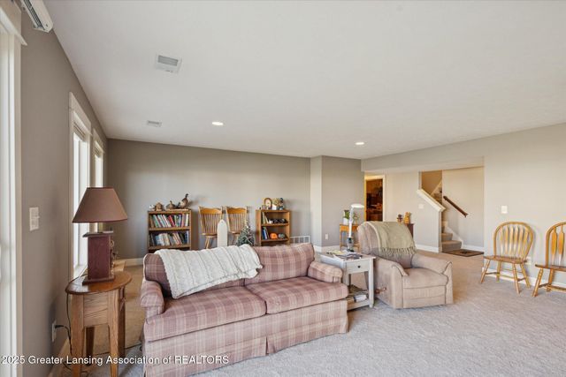 7537 Roxborough Lane 30, Grand Ledge, MI 48837