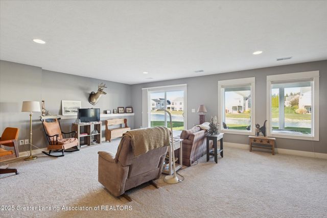 7537 Roxborough Lane 30, Grand Ledge, MI 48837