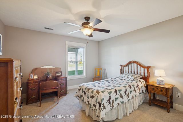 7537 Roxborough Lane 30, Grand Ledge, MI 48837