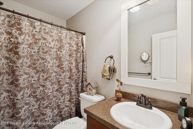 7537 Roxborough Lane 30, Grand Ledge, MI 48837