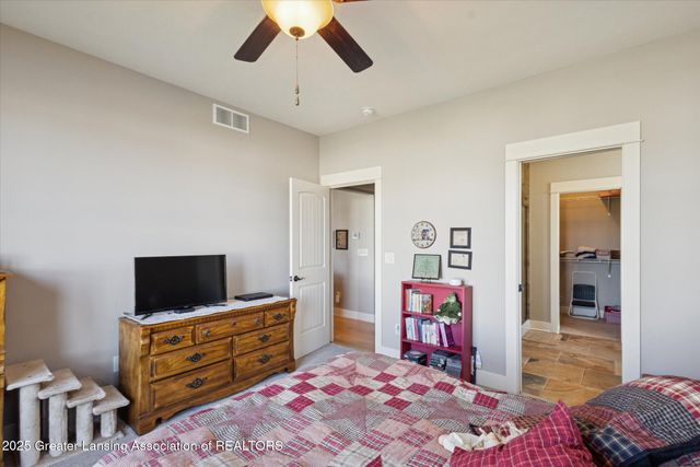 7537 Roxborough Lane 30, Grand Ledge, MI 48837