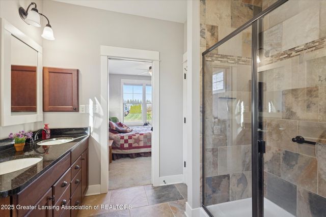 7537 Roxborough Lane 30, Grand Ledge, MI 48837