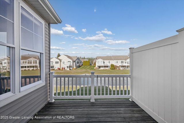 7537 Roxborough Lane 30, Grand Ledge, MI 48837