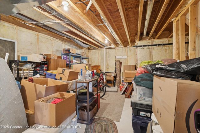 7537 Roxborough Lane 30, Grand Ledge, MI 48837