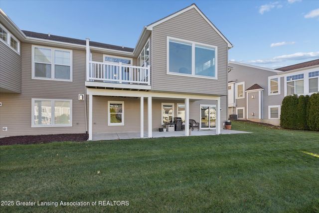 7537 Roxborough Lane 30, Grand Ledge, MI 48837