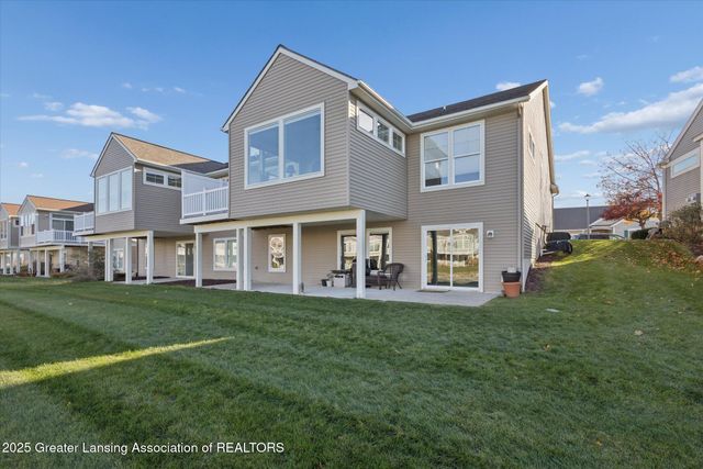 7537 Roxborough Lane 30, Grand Ledge, MI 48837