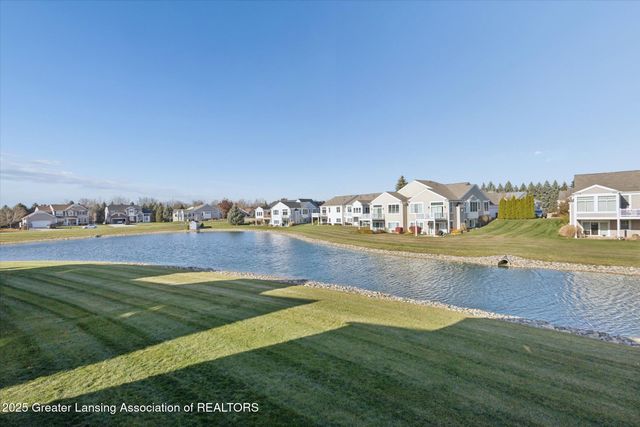 7537 Roxborough Lane 30, Grand Ledge, MI 48837