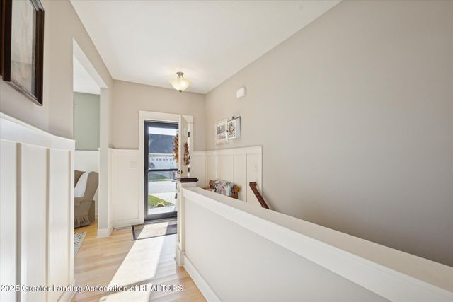 7537 Roxborough Lane 30, Grand Ledge, MI 48837