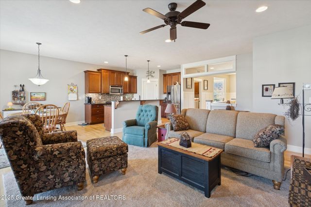 7537 Roxborough Lane 30, Grand Ledge, MI 48837