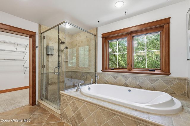 9622 N Country Club DR, Hayden Lake, ID 83835