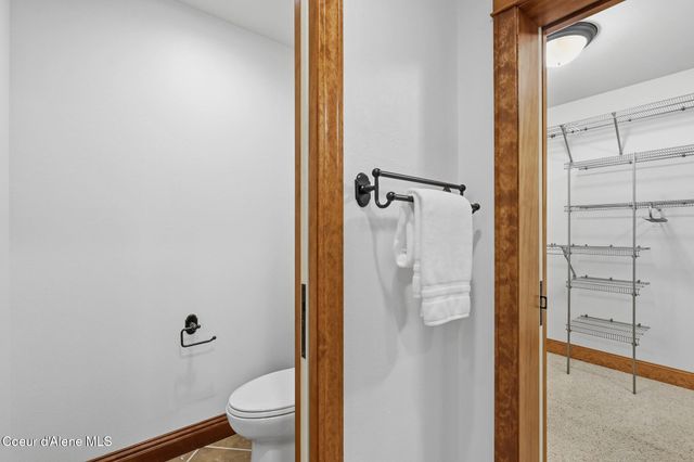 9622 N Country Club DR, Hayden Lake, ID 83835