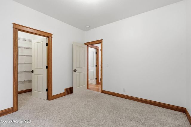 9622 N Country Club DR, Hayden Lake, ID 83835