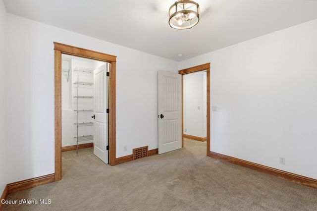 9622 N Country Club DR, Hayden Lake, ID 83835