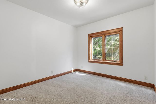 9622 N Country Club DR, Hayden Lake, ID 83835
