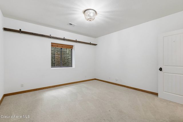 9622 N Country Club DR, Hayden Lake, ID 83835