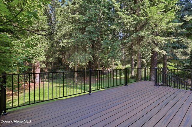 9622 N Country Club DR, Hayden Lake, ID 83835
