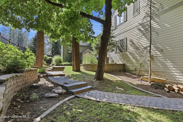 9622 N Country Club DR, Hayden Lake, ID 83835