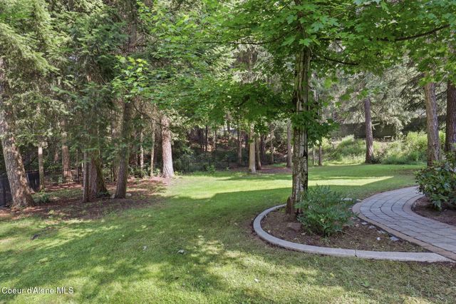 9622 N Country Club DR, Hayden Lake, ID 83835