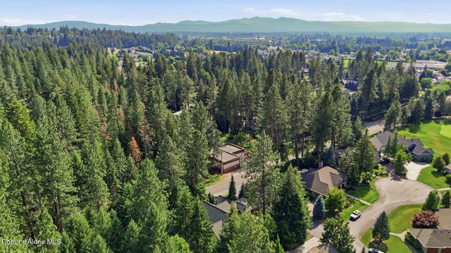 9622 N Country Club DR, Hayden Lake, ID 83835