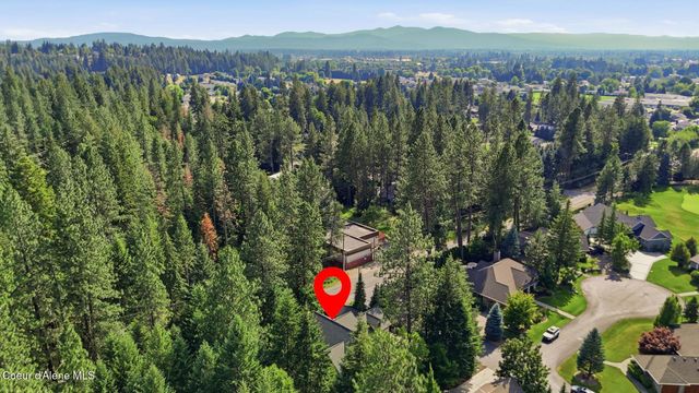 9622 N Country Club DR, Hayden Lake, ID 83835