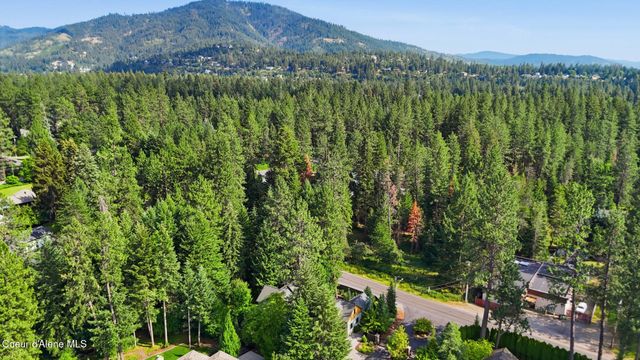 9622 N Country Club DR, Hayden Lake, ID 83835