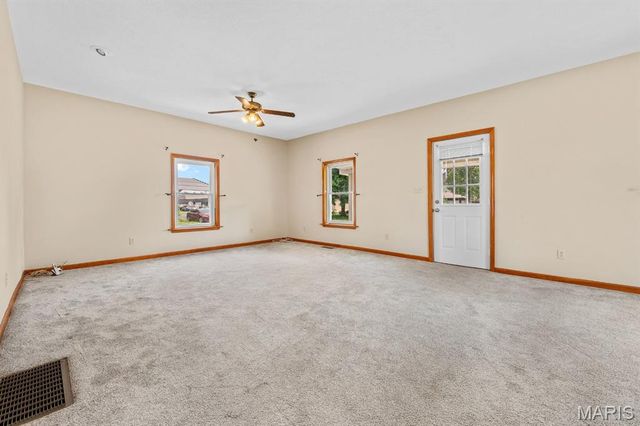 311 S Edwardsville Street, Staunton, IL 62088