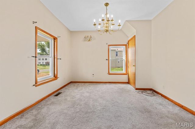 311 S Edwardsville Street, Staunton, IL 62088