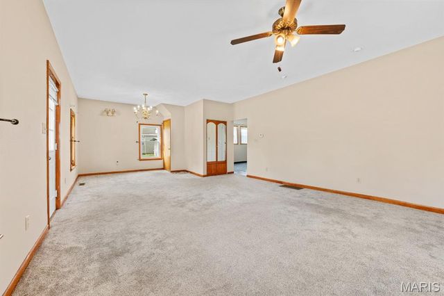 311 S Edwardsville Street, Staunton, IL 62088