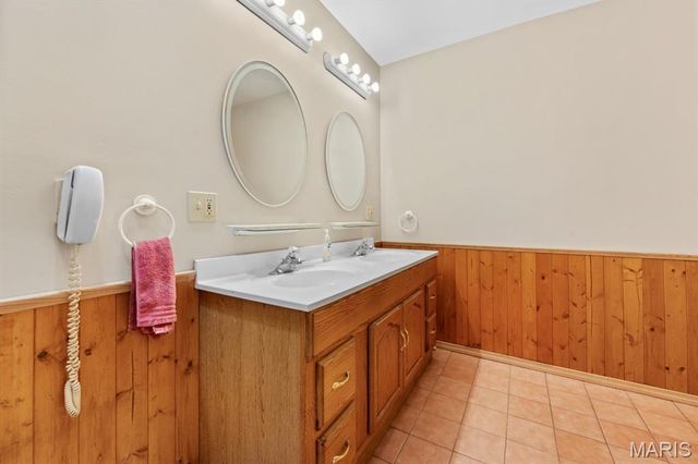 311 S Edwardsville Street, Staunton, IL 62088