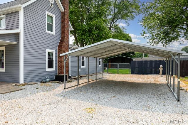 311 S Edwardsville Street, Staunton, IL 62088