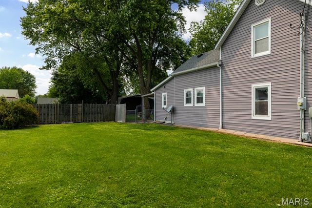 311 S Edwardsville Street, Staunton, IL 62088