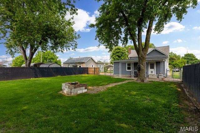 311 S Edwardsville Street, Staunton, IL 62088